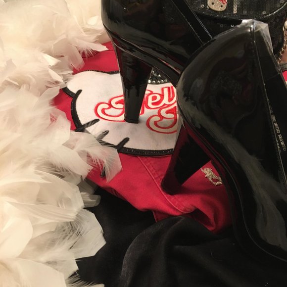 GORGEOUS pin up style platforms and earings with hello kitty crystal details! - Picture 4 of 15